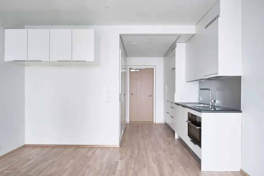 Köök - Modern Studio with Garden View in Kalasatama