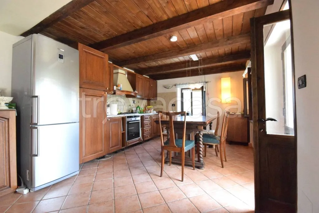 Sala da pranzo - Casa indipendente con giardino a Lusernetta