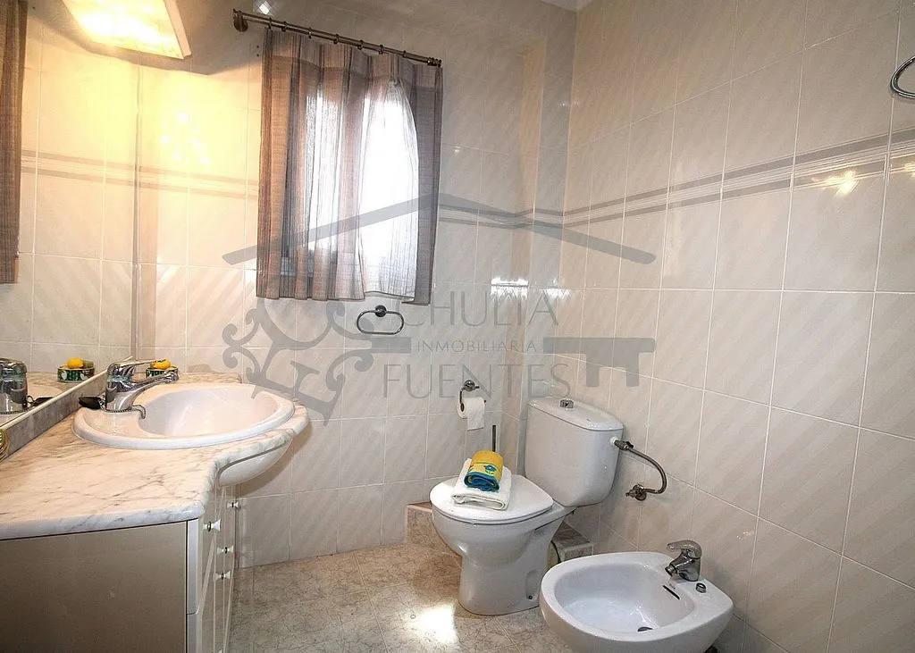 Bathrooms - Apartment with Pool in Malvarrosa, Valencia