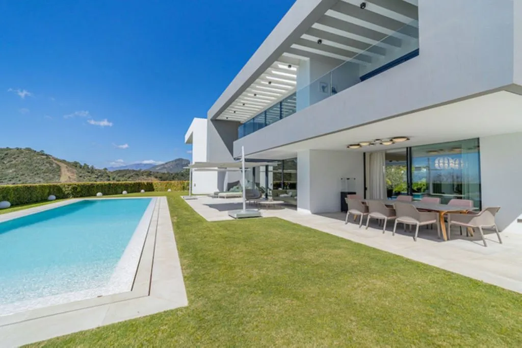 Bassein - Luxury Villa with Golf Course Views in Los Arqueros