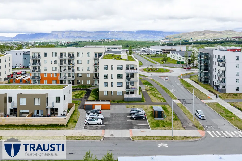 Vue aérienne - Modern Apartment with Balcony in Árbær