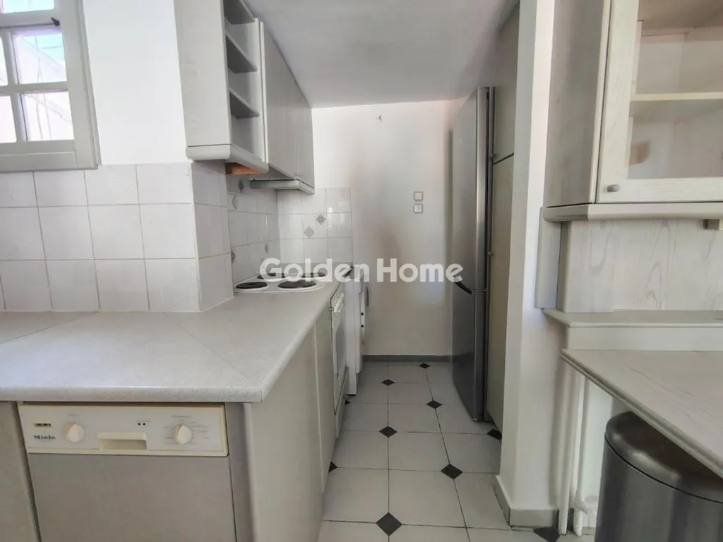 Kitchen - Bright Apartment with Balcony in Green Area