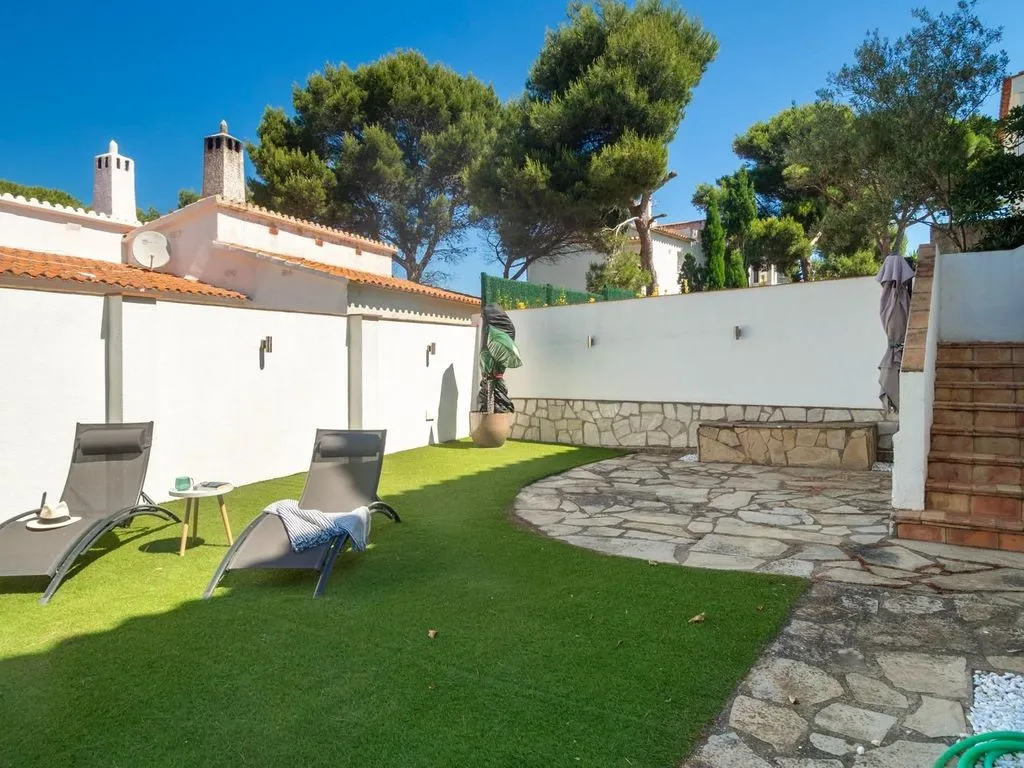 Garden - Sea View House with Pool in Cala Mateua