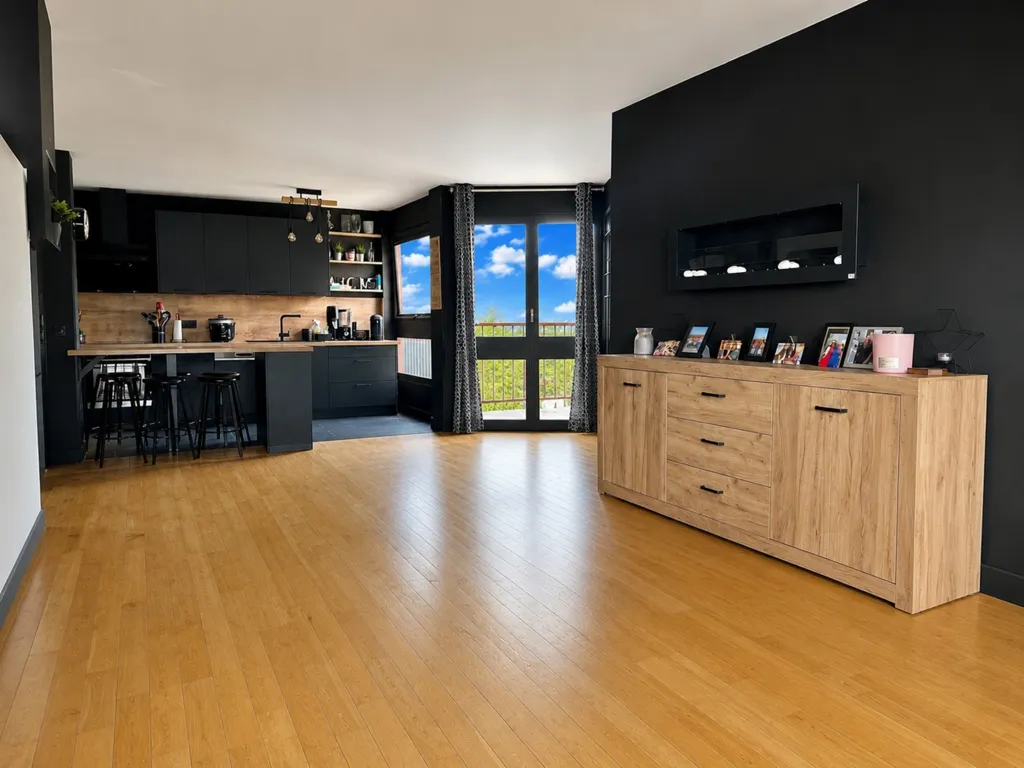 Cuisine - Appartement 6 Pièces avec Vue Dégagée à Parly 2