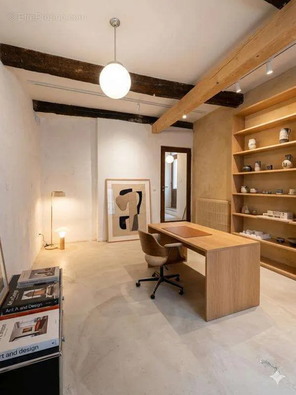 Office - 9-room house in Claviers