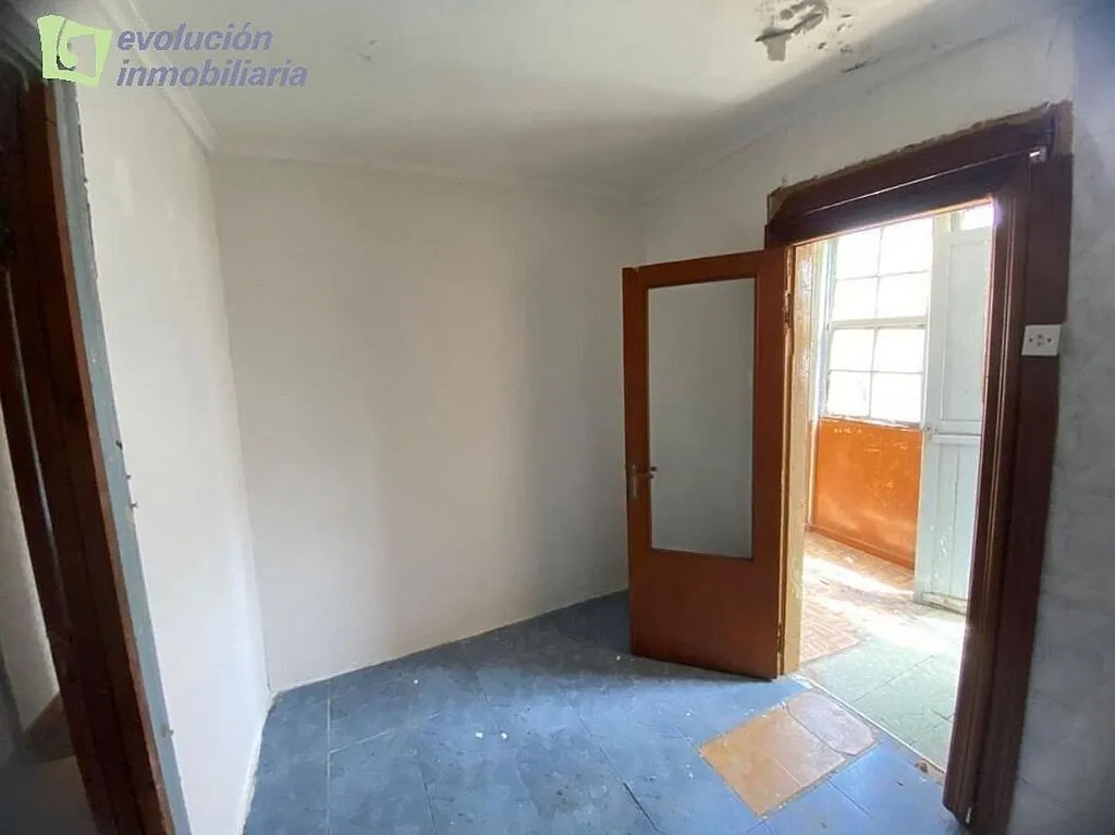 Esik - Central Flat with Balcony in Miranda de Ebro