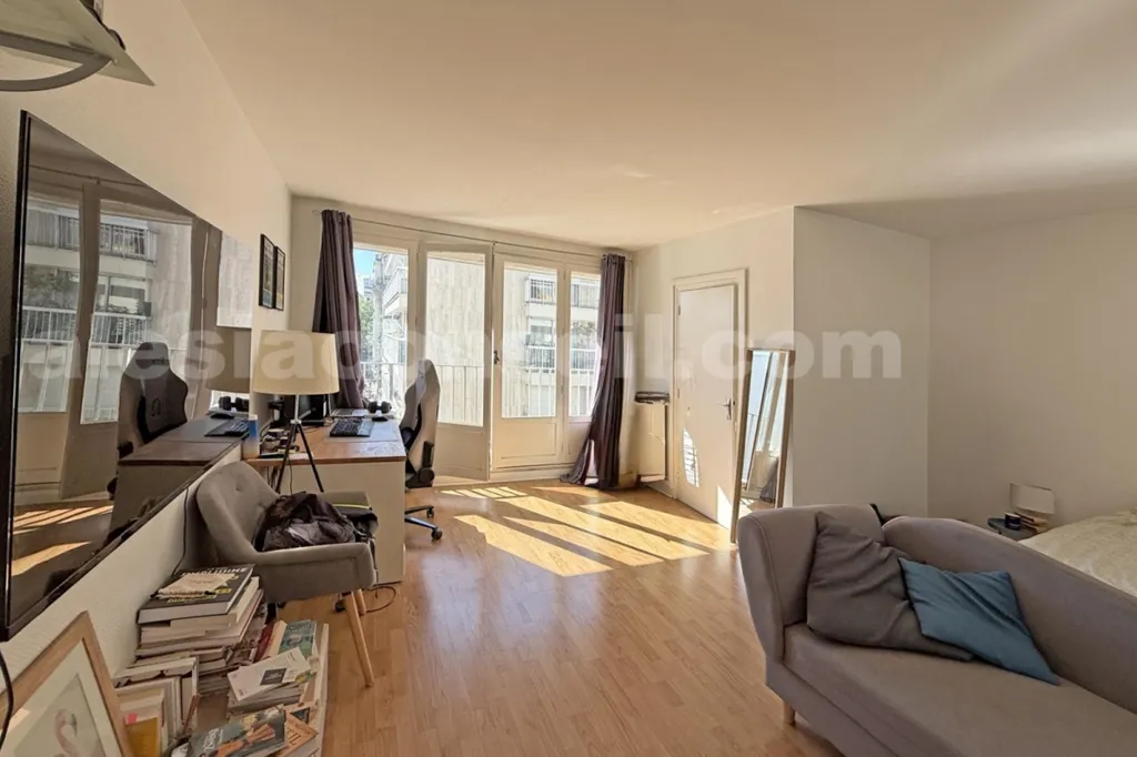 Elutuba - Studio with Balcony in Paris 14ème
