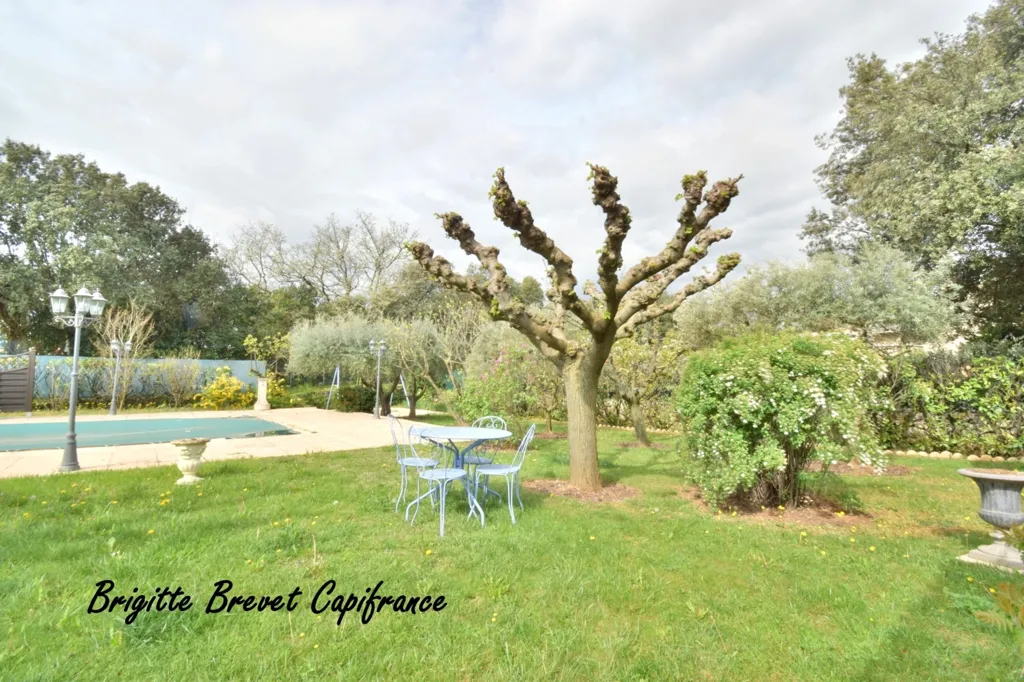 Aed - House with Pool in Saint-Maximin-la-Sainte-Baume