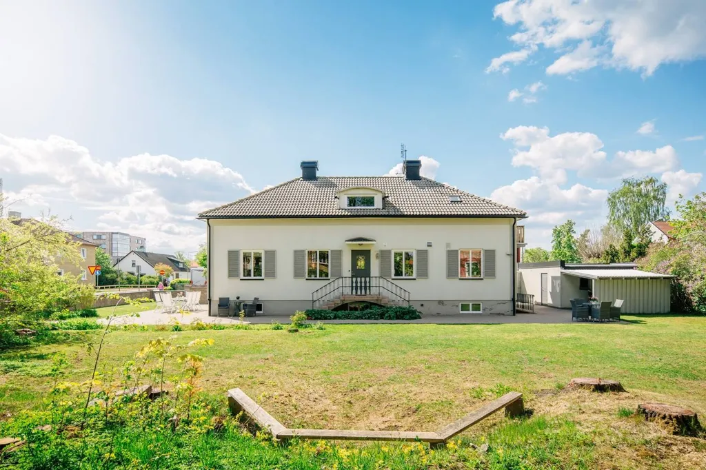 8-room house in Töreboda kommun