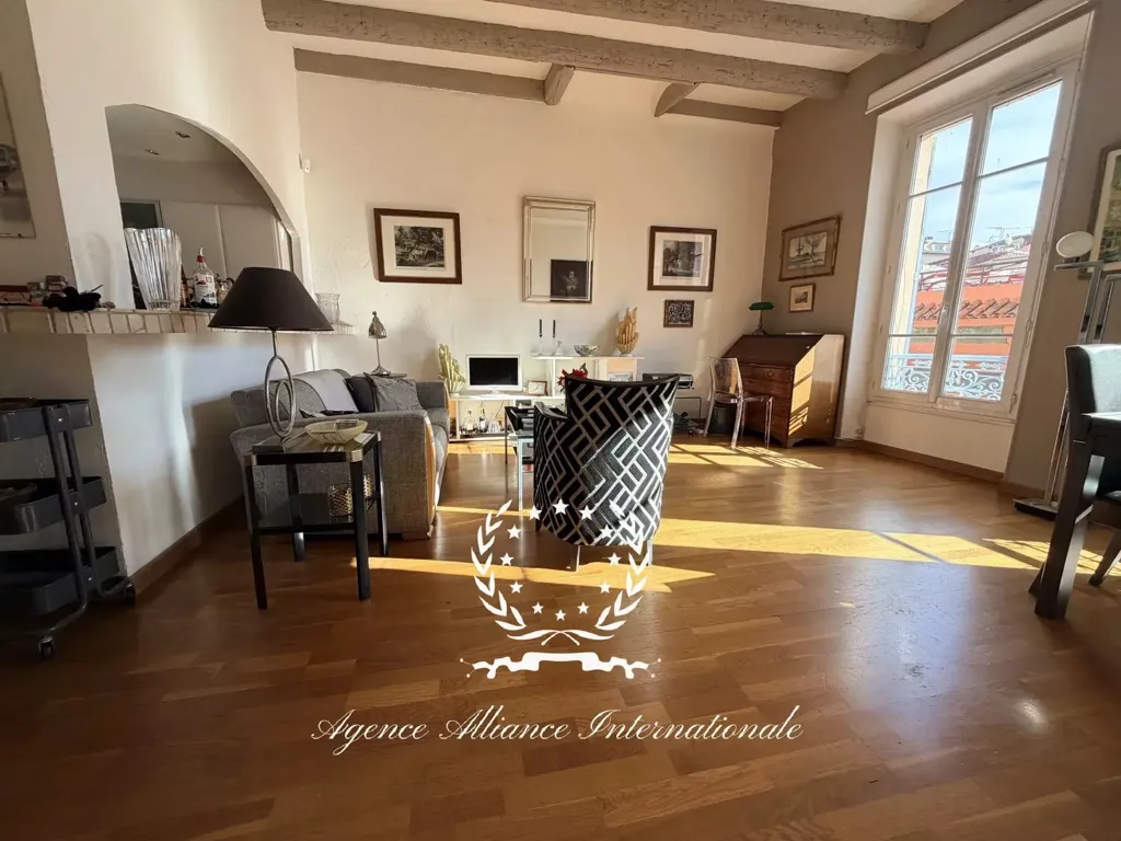 Living Room - Spacious 3-Bedroom Apartment in Cannes
