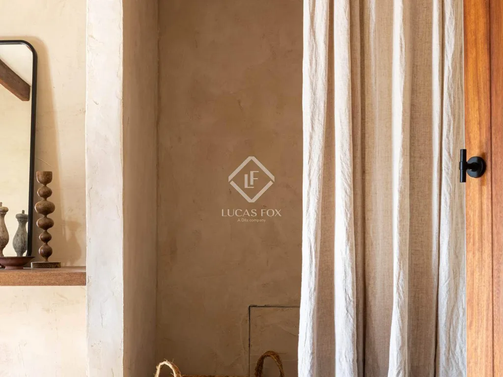 Esik - Renovated Villa with Pool in Es Llombards