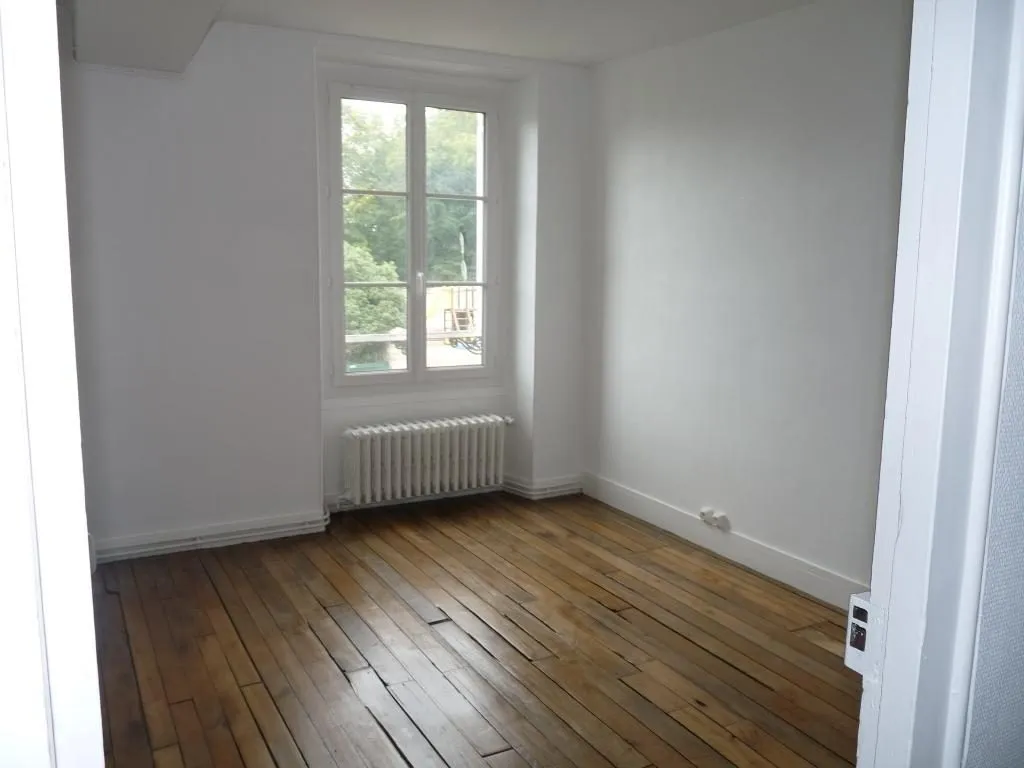 Pièces - Appartement de 3 Pièces au Centre de Louveciennes
