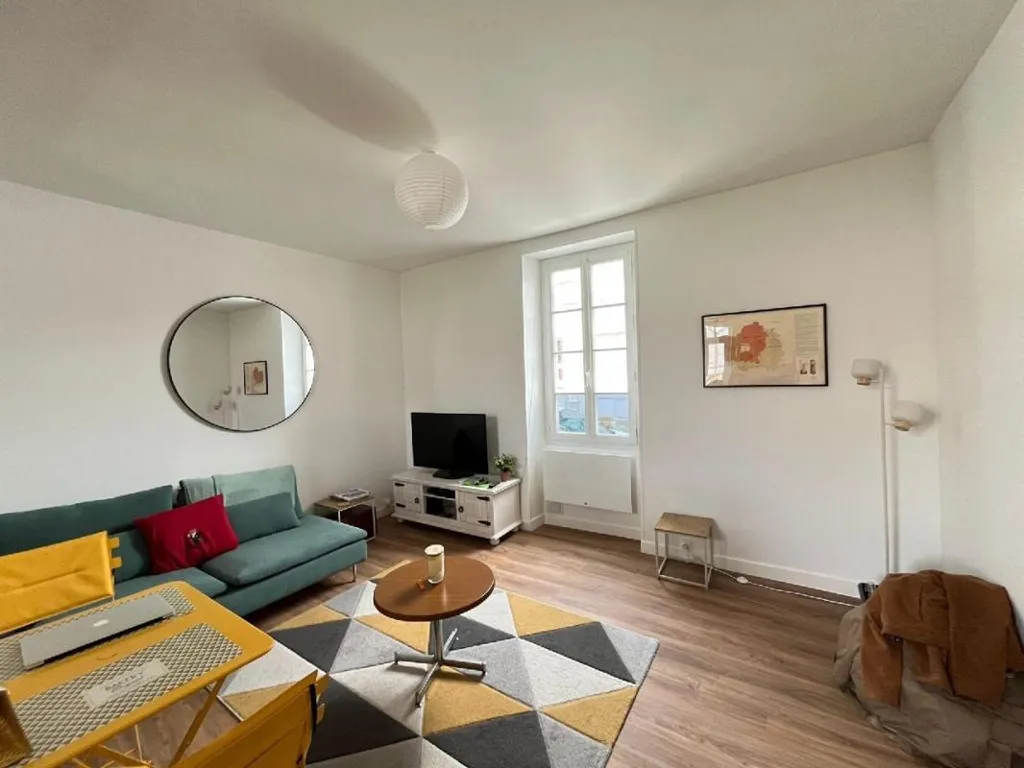Soggiorno - Charming Townhouse with Garden in Cognac