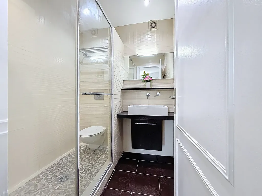 Salles de bain - Appartement 4 Pièces avec Terrasse au Cœur de Cimiez
