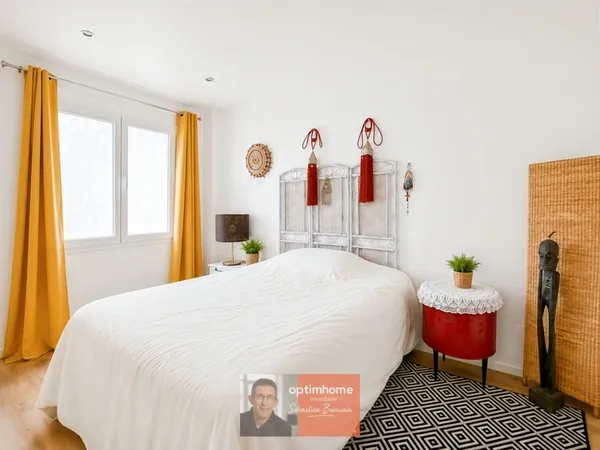 Chambres - Ensemble Immobilier avec Terrasse au Centre de Chaussin