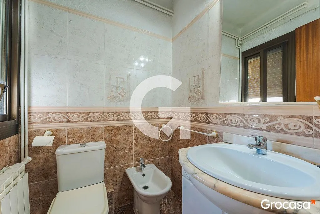 Salles de bain - Penthouse with Terrace in Pubilla Cases