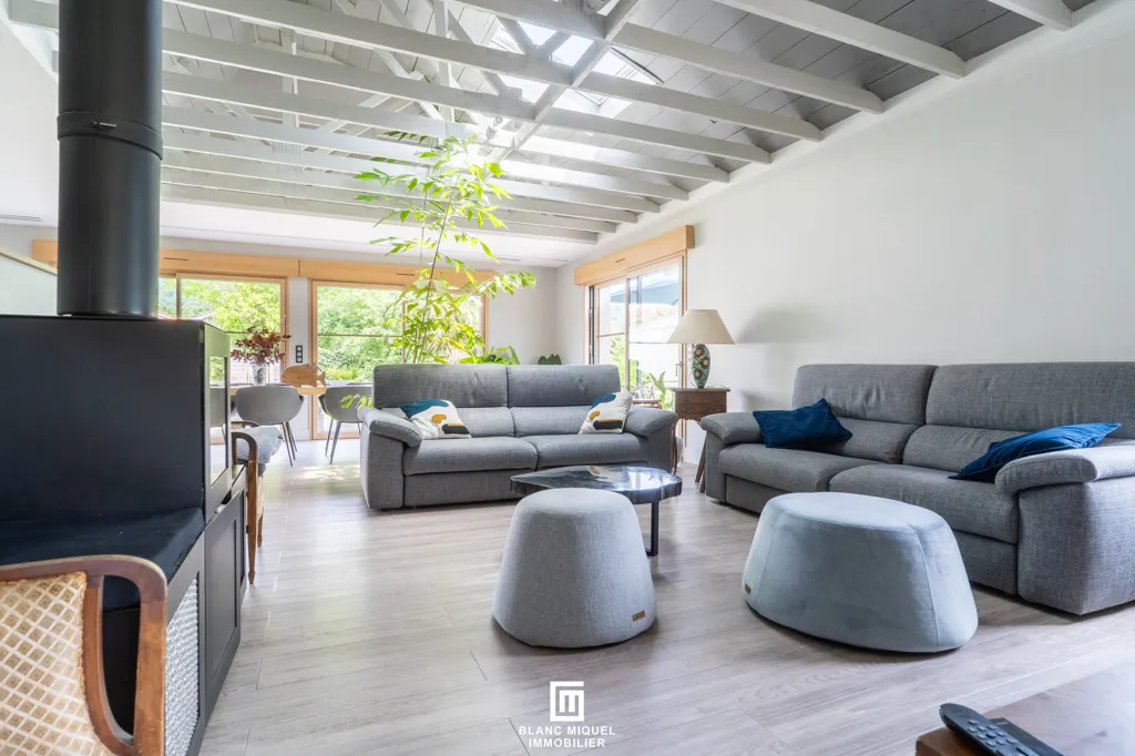 Soggiorno - House with Pool near Bordeaux