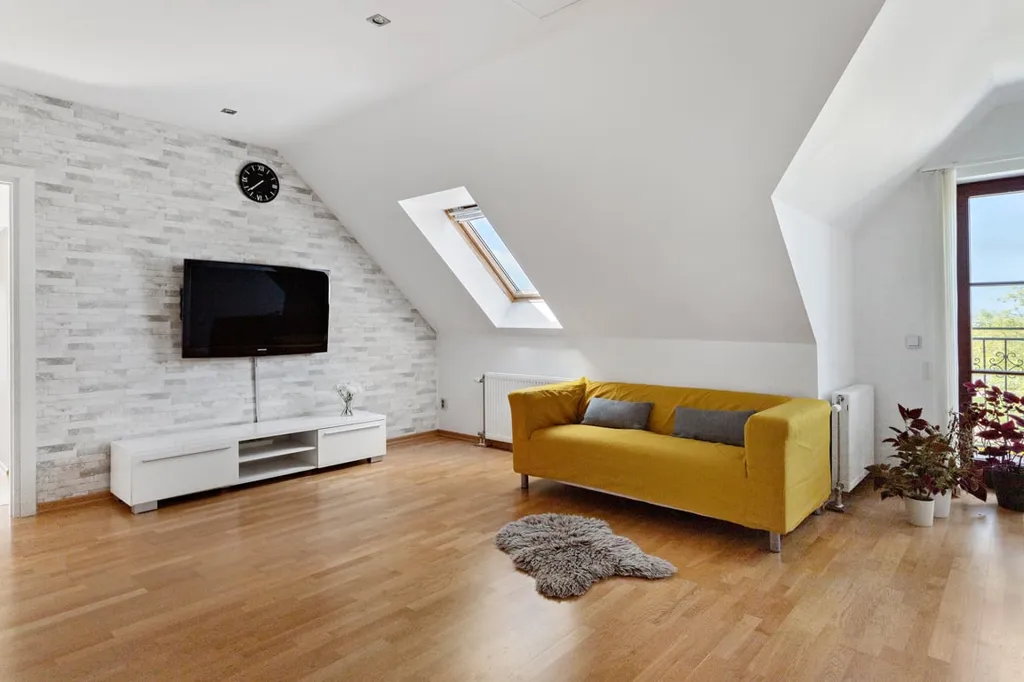 Séjour - Corner Plot Stone House with Garden in Quiet Location