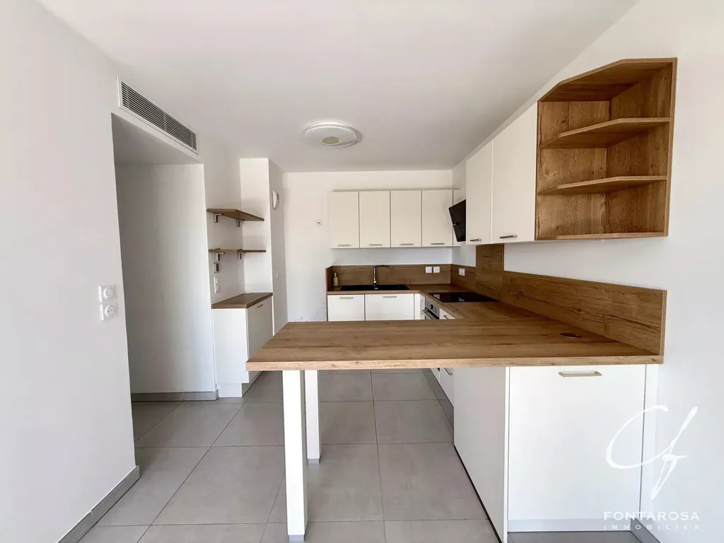 Kitchen - Modern Flat with Terrace in Frejus