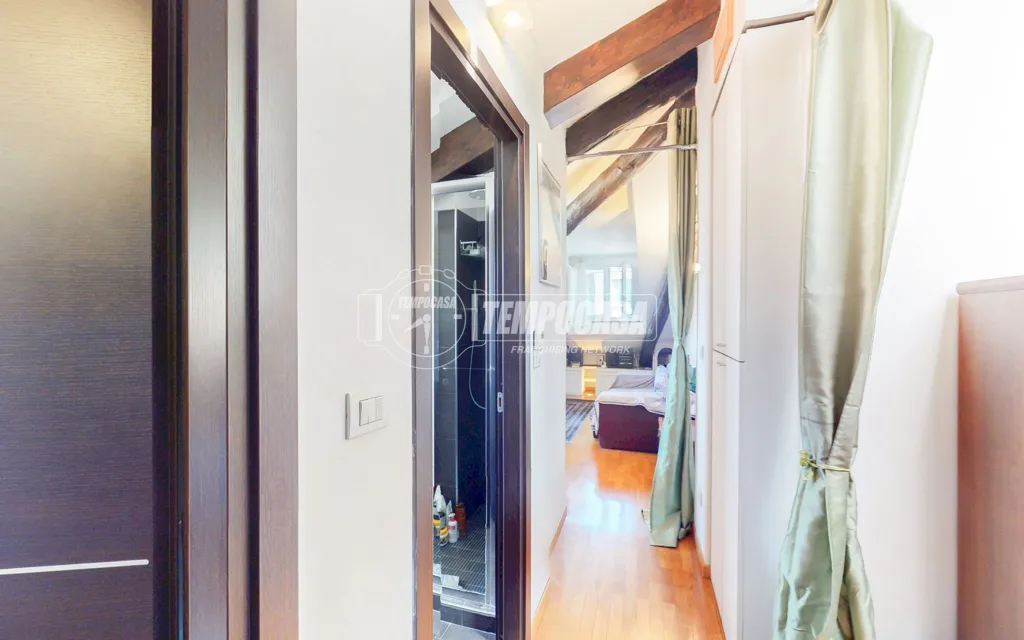 hallway_entrance