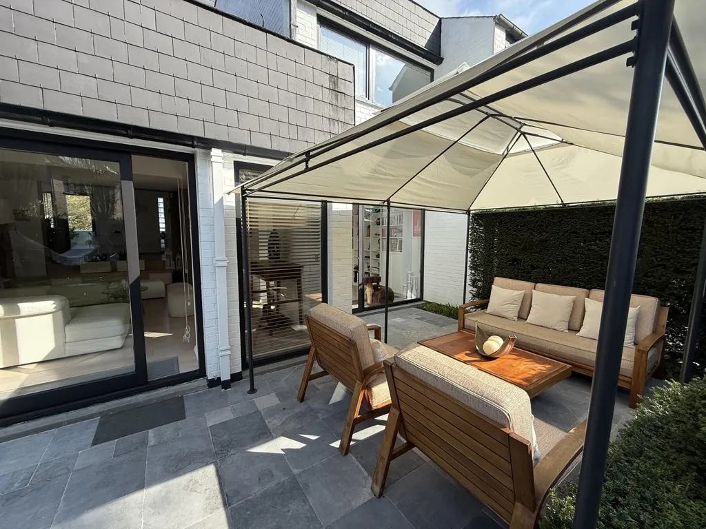 Terrasse - Maison d'Architecte 4 Chambres à Kraainem