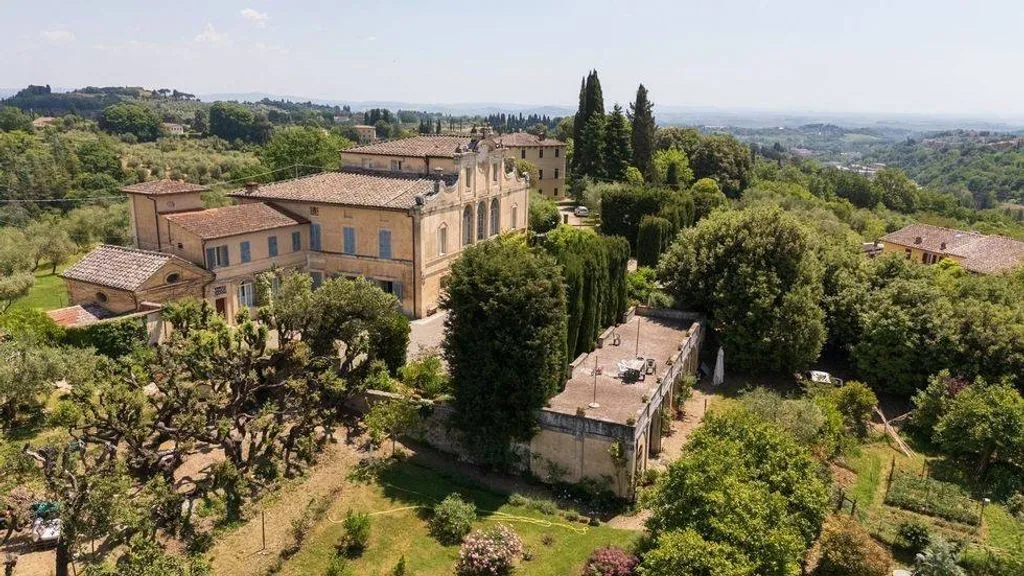 Õhuvaade - Baroque Villa with Private Garden in Siena
