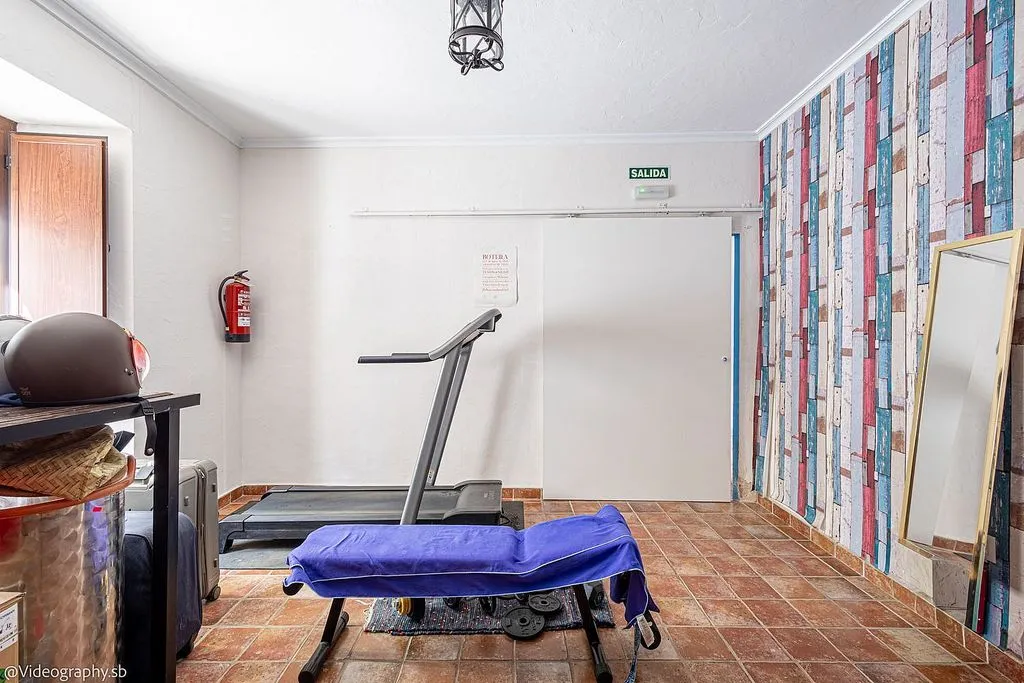 Toad - Semi-detached House with Pool in Valdepeñas