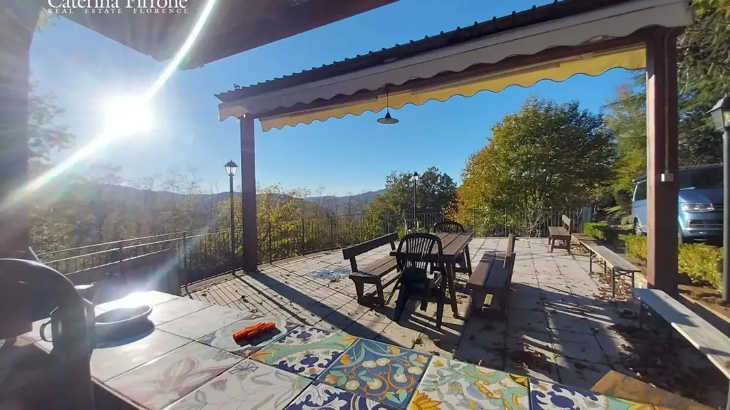 Terrasse - Panoramic Villa with Pool in Londa