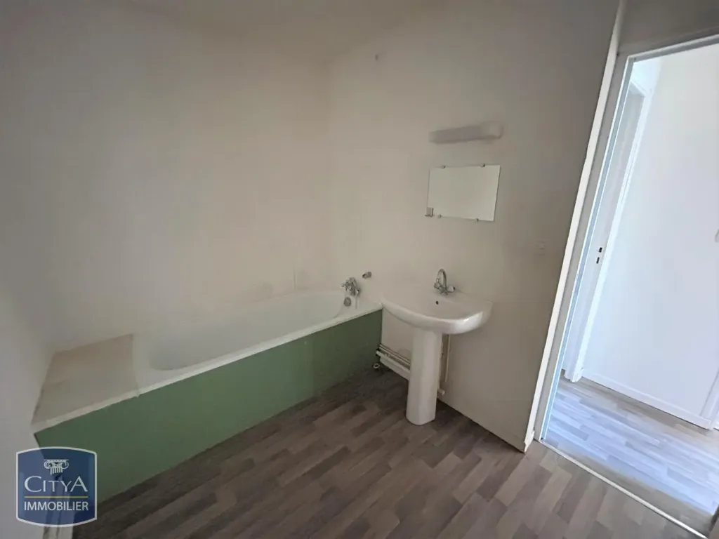 Salles de bain - Appartement 3 Pièces au Calme à Laon