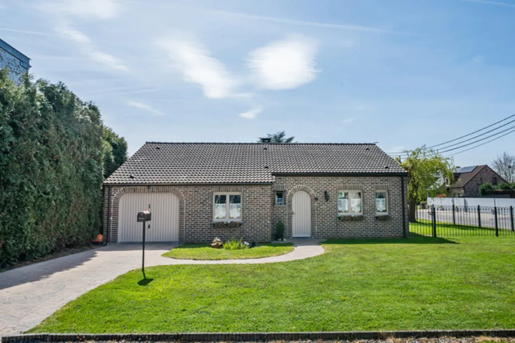 Välivaade - Bungalow with Pool and Terrace in Awans