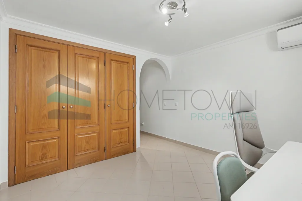 Studio - 5-Bed Villa with Pool in Vila Sol, Loulé