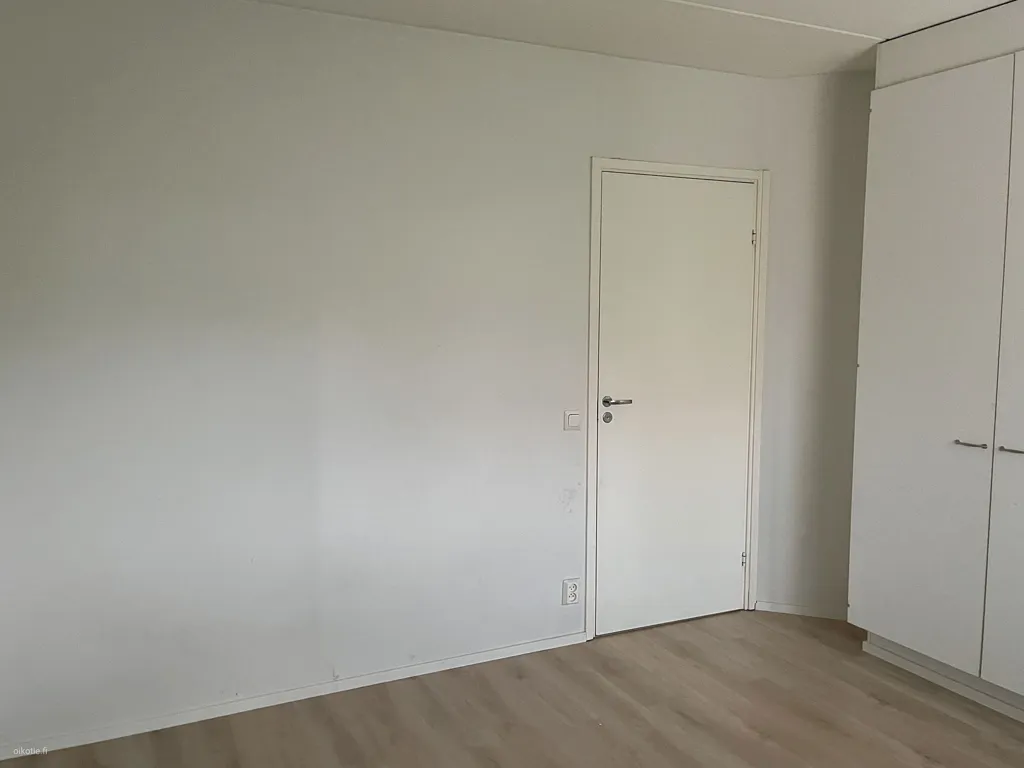 Magamistoad - Spacious Flat with Balcony in Länsimäki, Vantaa