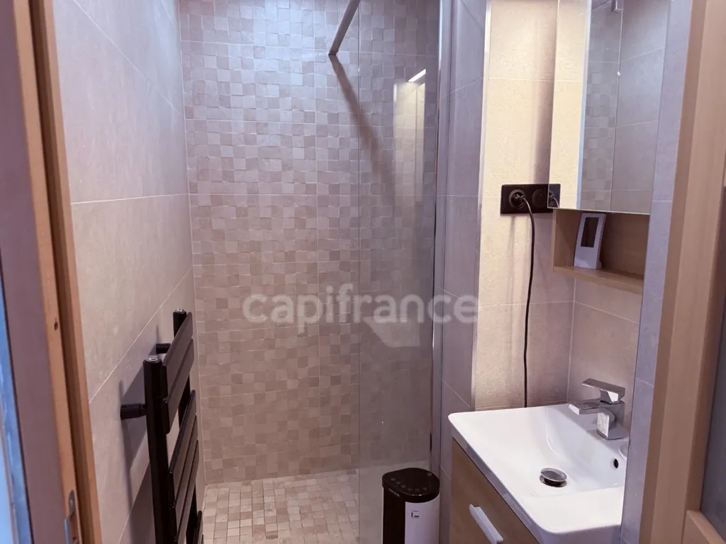 Salles de bain - Appartement F4 Lumineux avec Parking à Montmorency