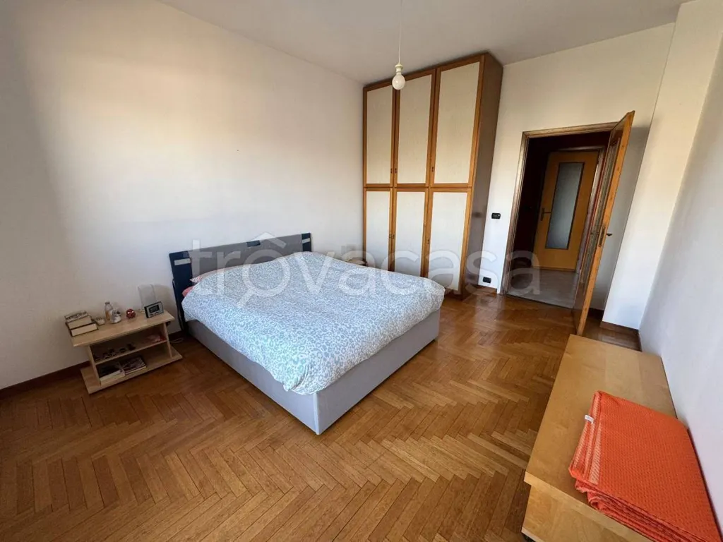 Bedrooms - Bright Apartment with Balcony in Turin