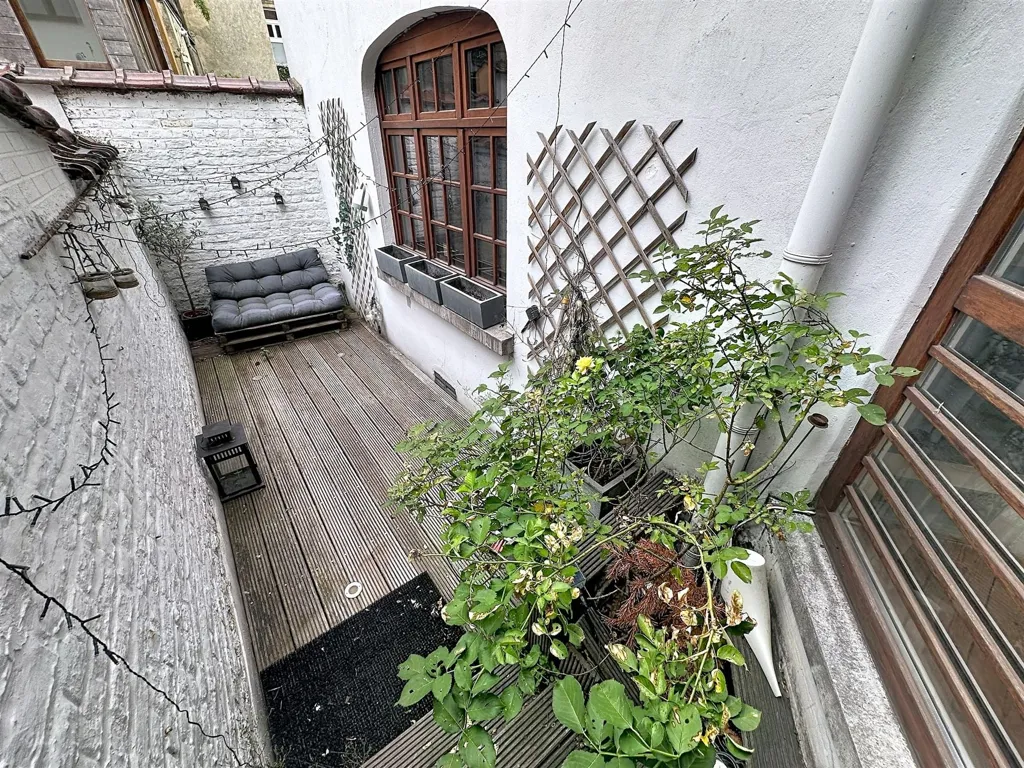 Aed - 5-Bedroom House with South Terrace in Châtelain