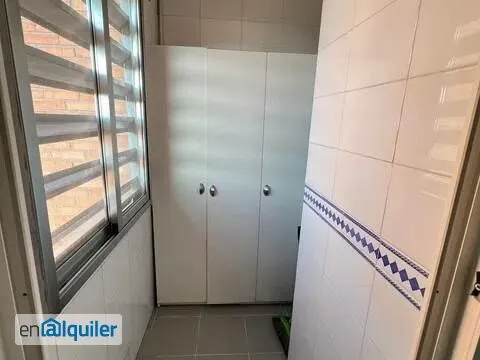 Salles de bain - Modern Flat with Balcony in Delicias, Madrid