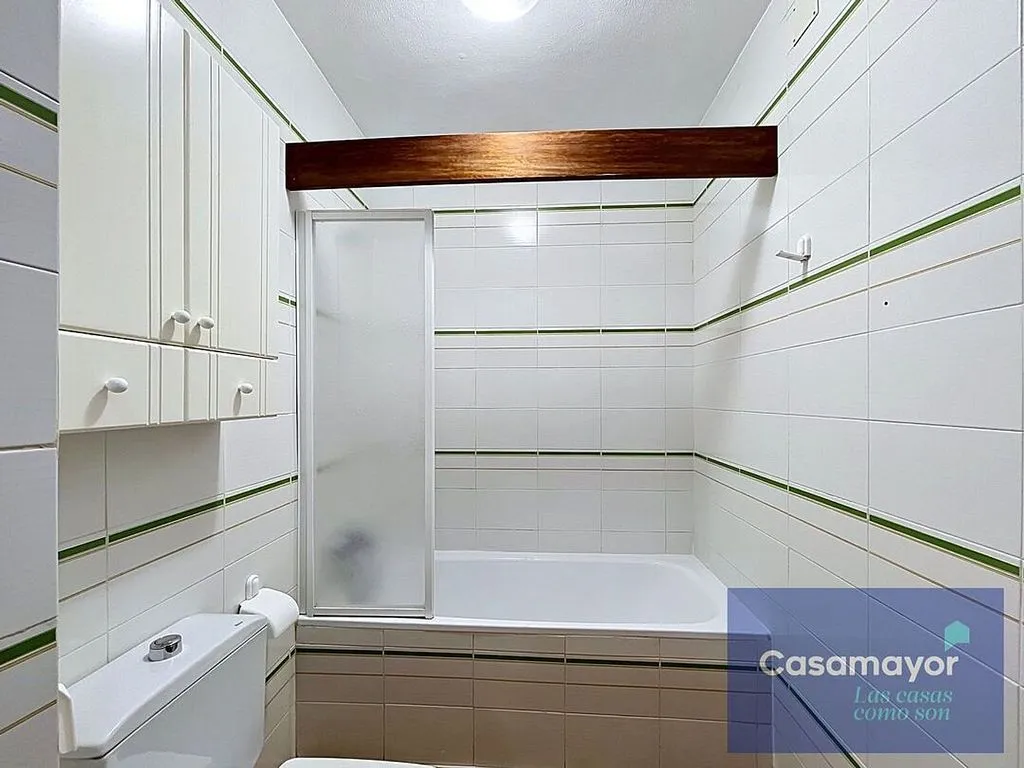 Salles de bain - Apartment with Balcony in Alicante Centre