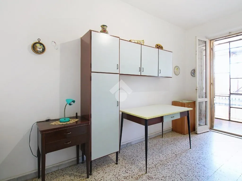 Bureau - Spacious 4-Bedroom Apartment with Garage in Pisa