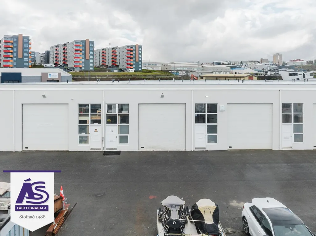 Esterno - Warehouse with Loft Space in Hafnarfjörður
