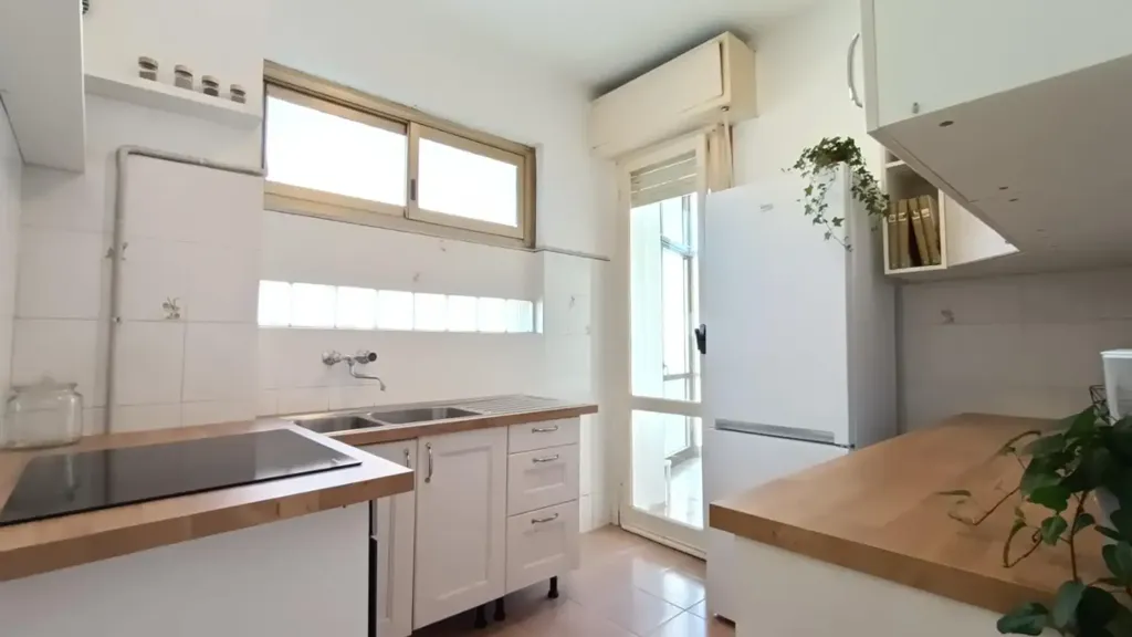 Köök - Apartment with Balcony in Pisa