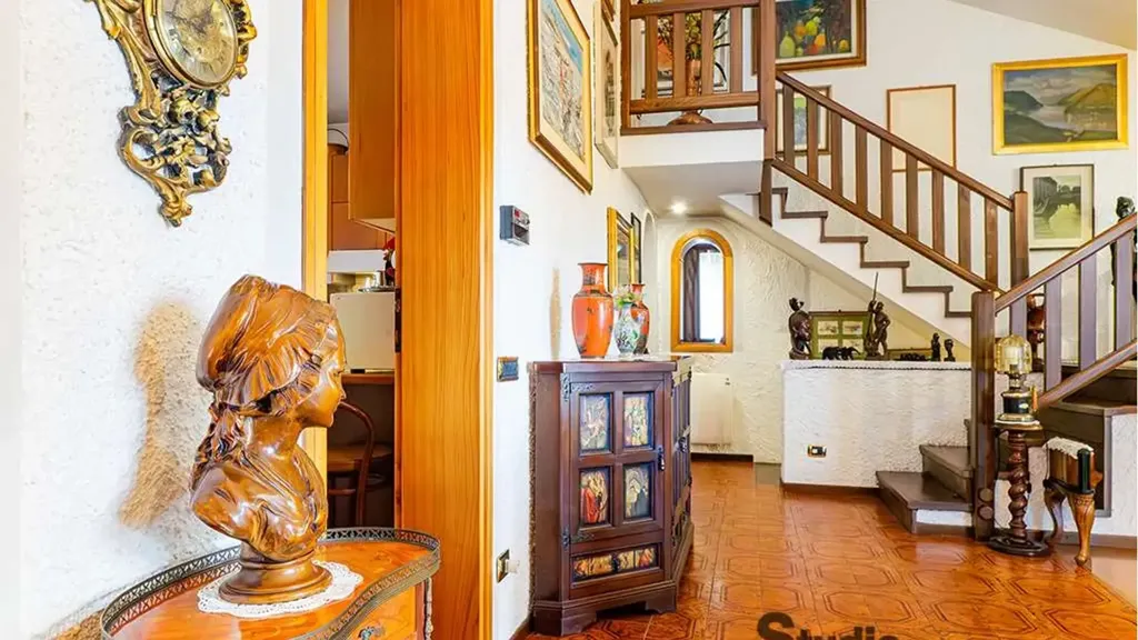 Pièces - Luxury Villa with Panoramic View in Ello