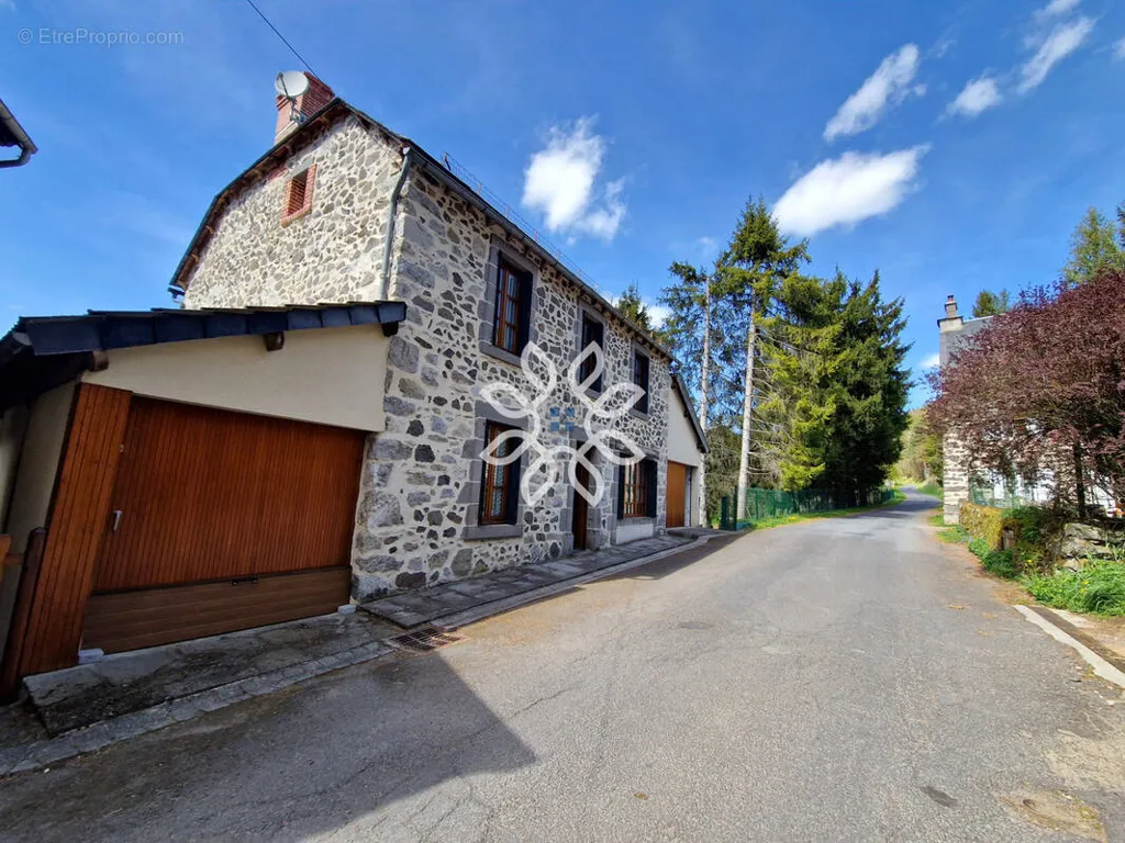 Välivaade - Stone House with Wooded Garden in Peyrusse