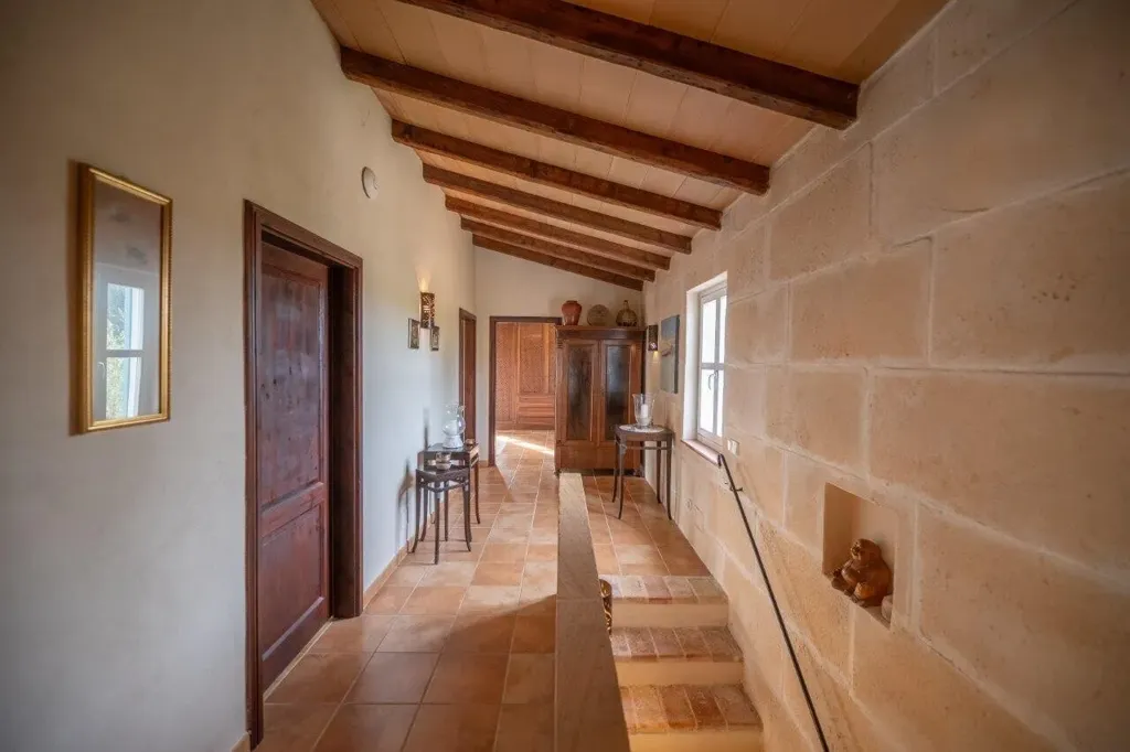 Esik - Rustic Finca with Panoramic Views in Manacor