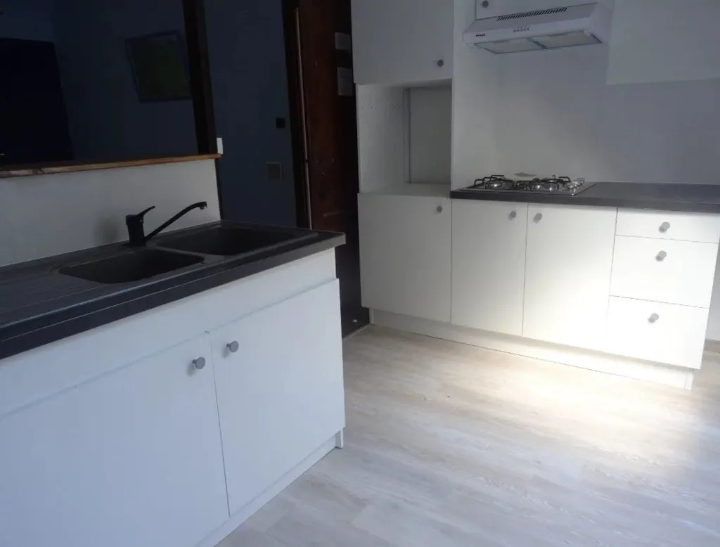 Cuisine - Appartement T3 avec Jardin à Laffrey