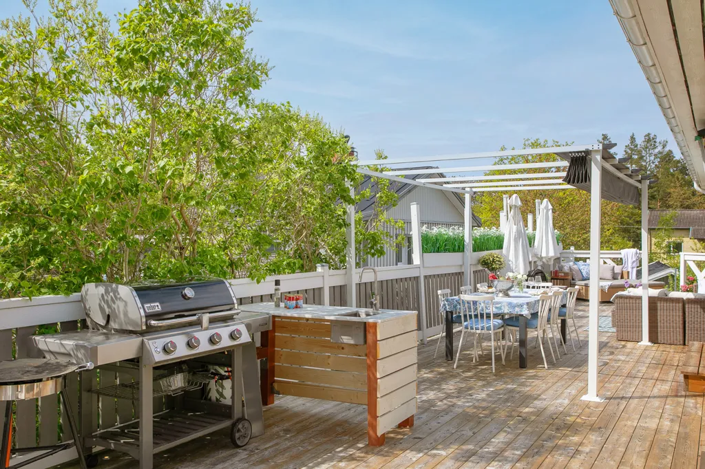 Terrasse - Modern Villa with Pool in Northern Lännersta