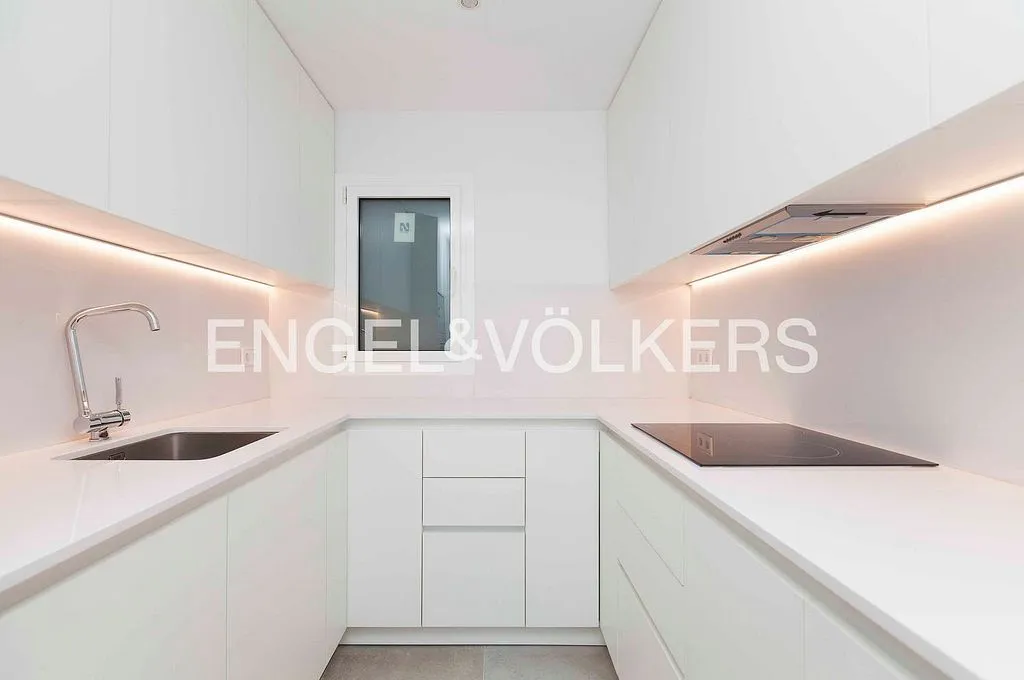 Köök - Reformed Apartment with Catalan Vault in El Putxet