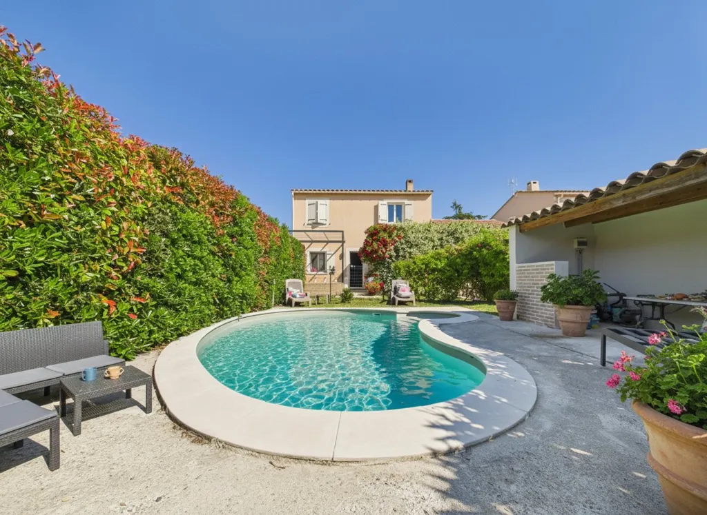 Pool - House with Pool in Châteaurenard