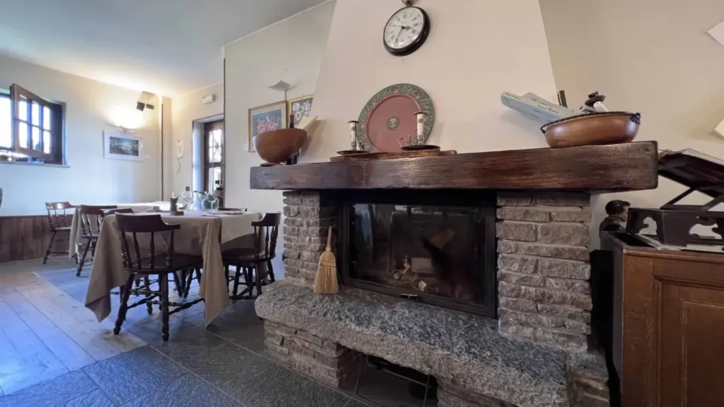 Villa with Equestrian Centre in Ameno