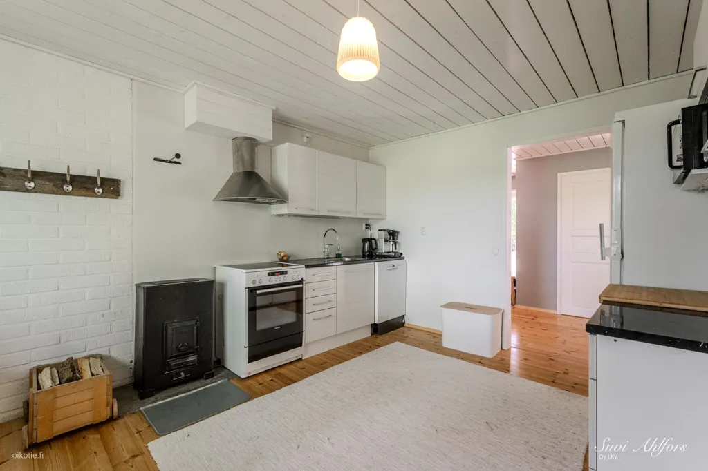 Cuisine - Renovated Detached House with Sauna in Lohjan Immula