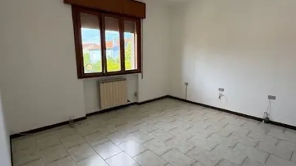 Pièces - Apartment with Private Garden in Adria